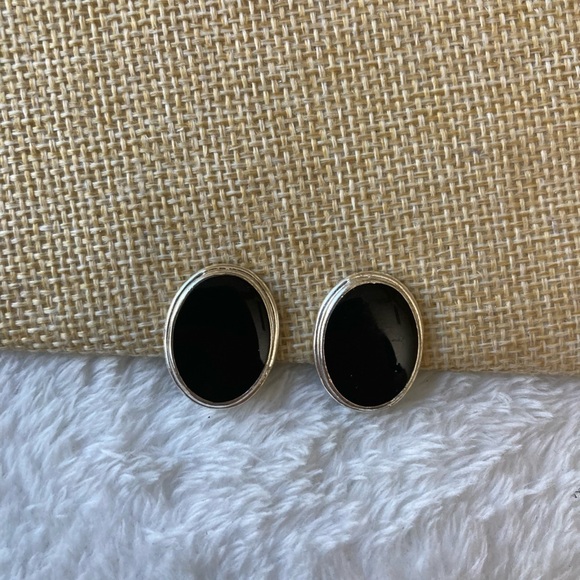 Silver Tone‎ and Black Clip Earrings - Picture 1 of 3